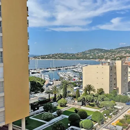 Palais De La *
